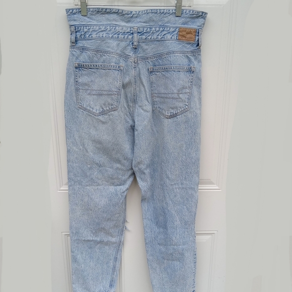 American Eagle Fold Over Waist Mom Jean Distressed Light Blue Size 10 - Picture 5 of 13